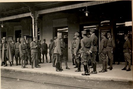 Abreise Sr. Exzl. Genobst. ROHR von Villach am 17.VI.1916. (BildID 15476231)