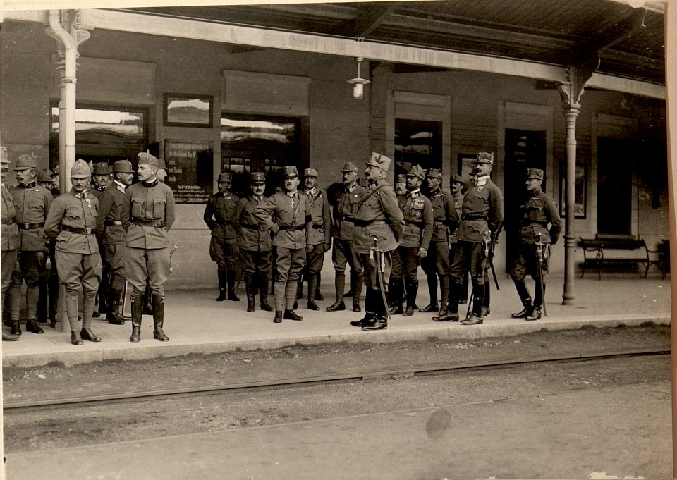 Abreise Sr. Exzl. Genobst. ROHR von Villach am 17.VI.1916. (BildID 15476224)
