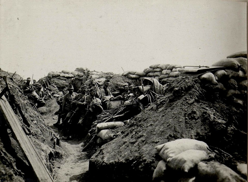 Abschnitt aus den wiedereroberten Stellungen der fünften Kompanie des Infanterieregimentes 6 auf der Worobijowka-Höhe am 1. Juli 1916 nach der Wiederherstellung (BildID 15542317)