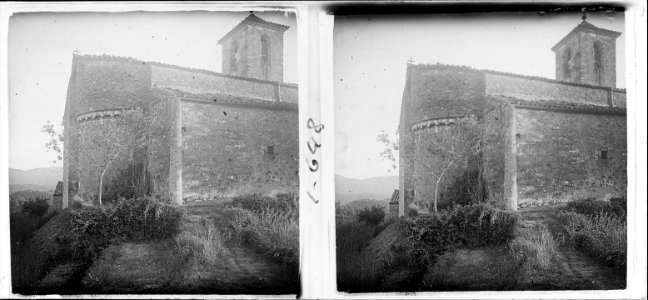 Absis de l'església de Sant Martí del Clot a la Vall de Bianya