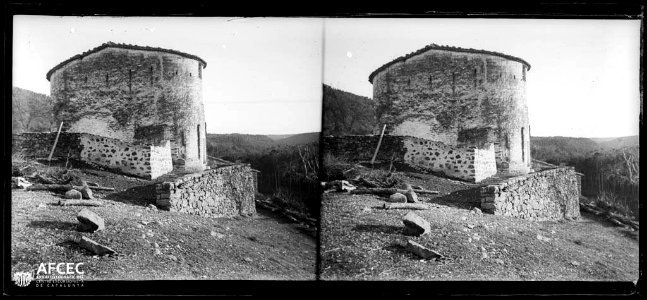 Absis de l'església de Sant Ponç de Clariana de Cardener