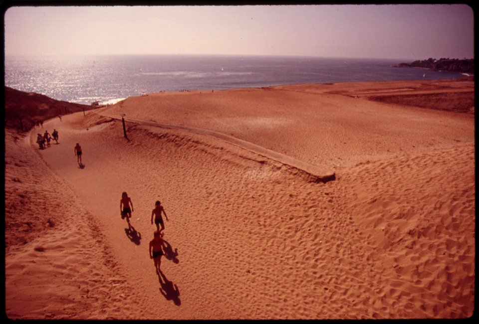 Access-to-niguel-beach-park-along-the-coast-in-orange-county-is-through-an-area-that-was-scheduled-for-development-may-1975 7158560260 o