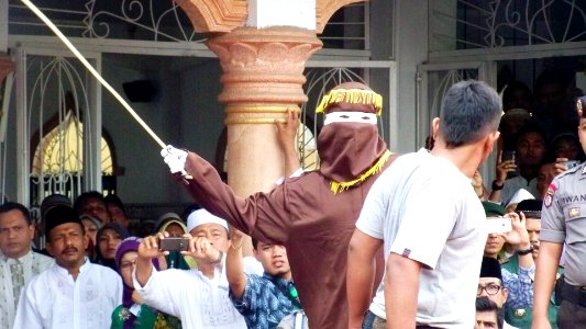 Aceh caning 2014, VOA photo