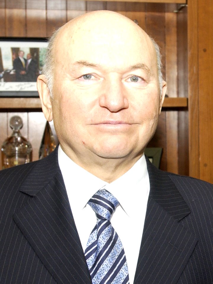 Acting Secretary Alphonso Jackson with Mayor of Moscow, Yuri Mikhailovich Luzhkov (cropped)