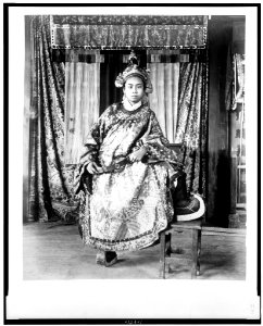 Actor from Theatre Annamite, full-length portrait, in costume, Paris Exposition, 1889 LCCN94500828
