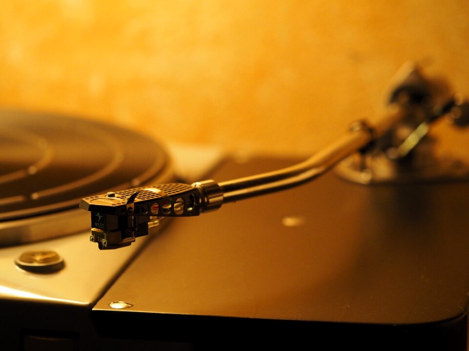 Analog audio device sound
