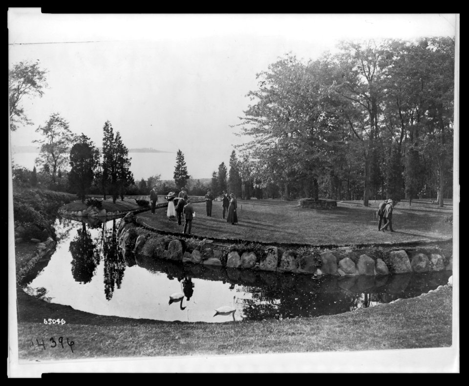Actors rehearsing at the Rosemary Open-Air Theatre, Huntington, Long Island, site of the National Red Cross Pageant, Oct. 5, 1917 LCCN2005695724