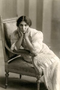 Actress Ida Blum (SAYRE 8038)