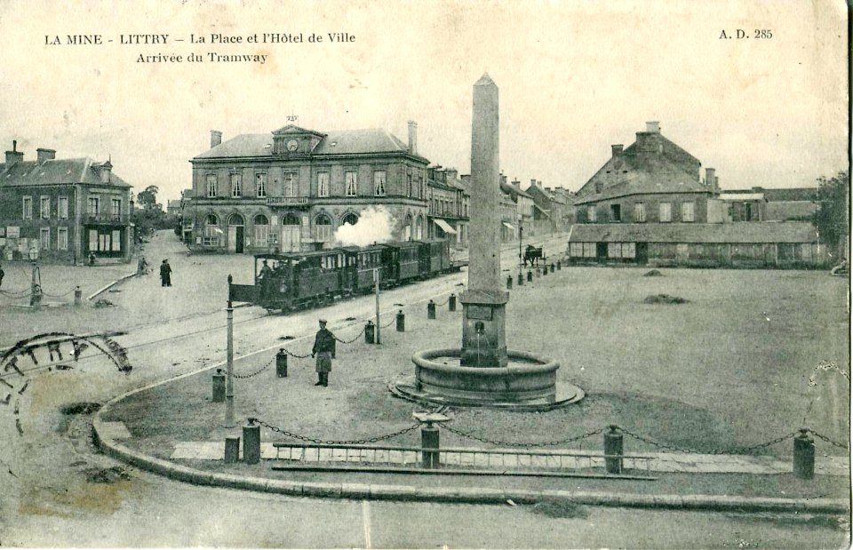 AD 285 - LA MINE - LITTRY - La Place et l'Hotel de Ville - Arrivée du Tramway