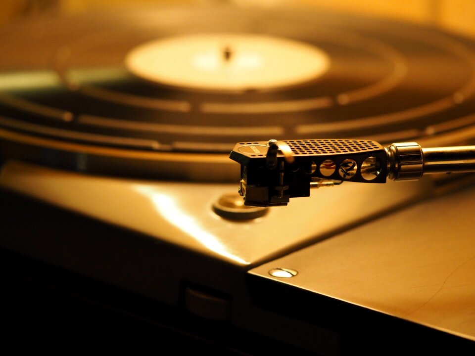 Analog audio device sound