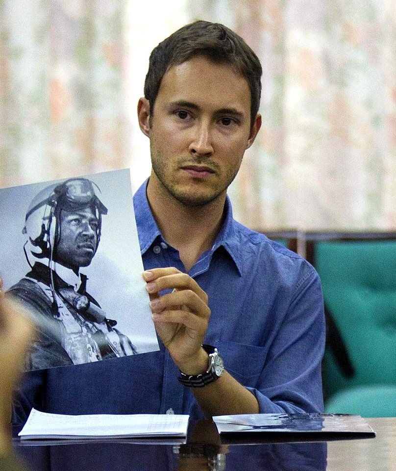 Adam Makos and Dick Bonelli in talks with DPRK (cropped)