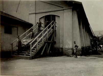 Adaptierung der gedeckten Reitschule in Seebach zur Unterkunft für 3000 Mann. Stiegenaufgang in das Obergeschoss. Aufgenommen am 21. Juli 1916. (BildID 15477863)