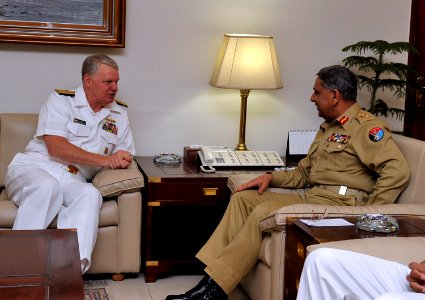 Adm. Gary Roughead, left, meets with Pakistan Gen. Tariq Majid in Islamabad (090820-N-8273J-121 (3843668852)) photo