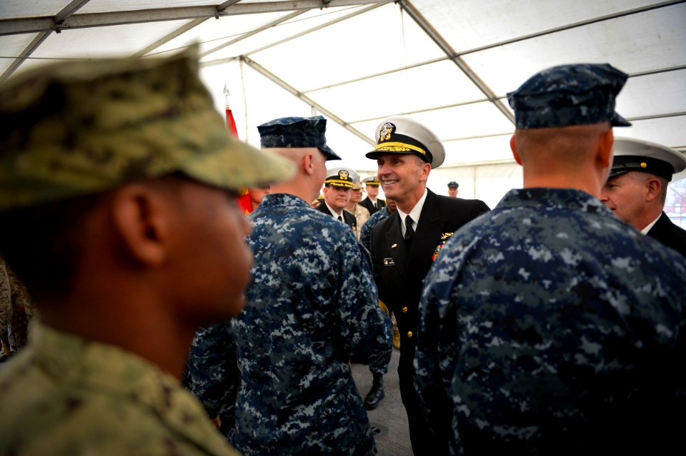 Adm. Greenert in Dublin 120831-N-WL435-194
