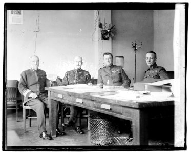 Admils. Jas. H. Oliver, Henry (...), Maj. Gen. W.L. Neville, Maj. Jesse I. (...), (10-22-20) LCCN2016828920
