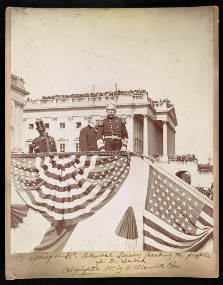 Admiral Dewey thanking the people for the sword, Washington, D.C. LCCN2016653222