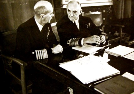 Admiral King and Admiral Pound at Casablanca Conference, Morocco, 1943 (24656877531)