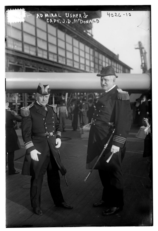 Admiral Usher & Capt. J.D. McDonald LCCN2014703019