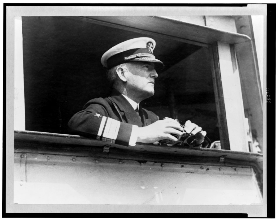Admiral Wm. Moffett from officers' deck of Arkansas LCCN96509960