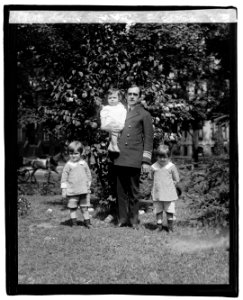 Adml. Grayson & children LOC npcc.06331