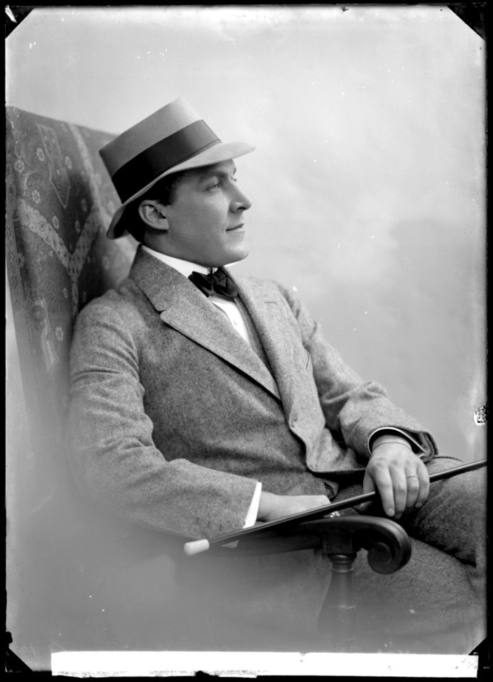 Adolf Niska, actor, portrait 1916 - SMV - GN024