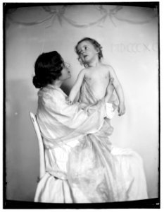 Adoration, posed by May Holly and Hortense in the photographer's New York City studio about 1898 LCCN2006684212