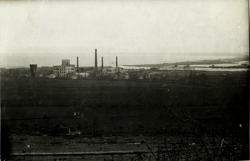 Adriawerke mit feindlichen Schützengräben, 16.3.1916. (BildID 15594137)