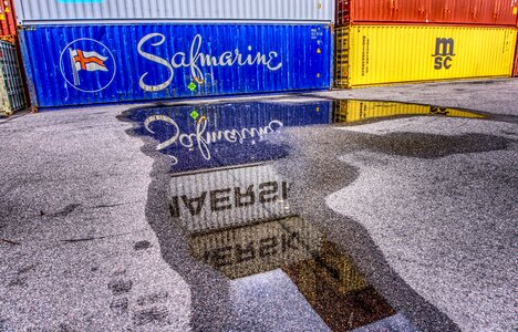 Container terminal container handling cargo