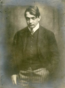 Ady Endre álló portréja (Székely Aladár felvétele, 1908) photo