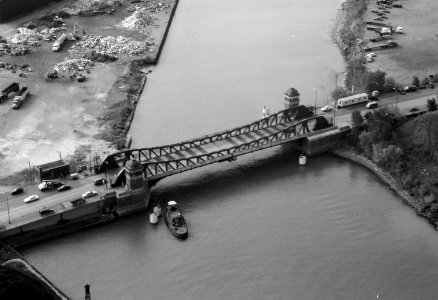 Aerial of 106th Street Bridge Chicago from NE in 1999