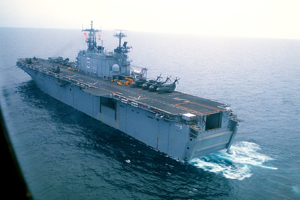 Aerial port quarter view of USS Peleliu (LHA-5) underway during Cobra Gold '85 DN-ST-88-01894