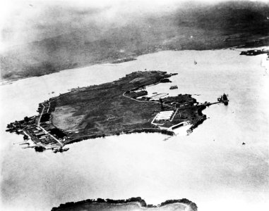 Aerial view of Ford Island (Hawaii) c1924