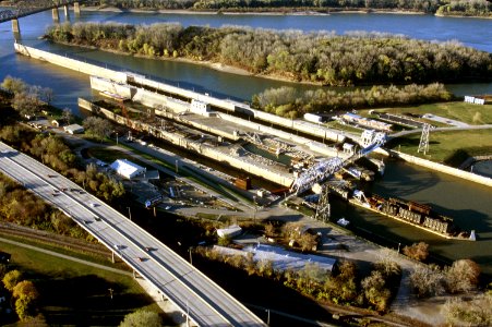Aerial view of McAlpine Locks circa 2000