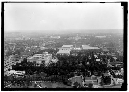 Aerial view of mall looking east, Washington, D.C. LCCN2016869168