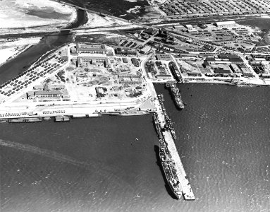 Aerial view of destroyers at San Diego in April 1941