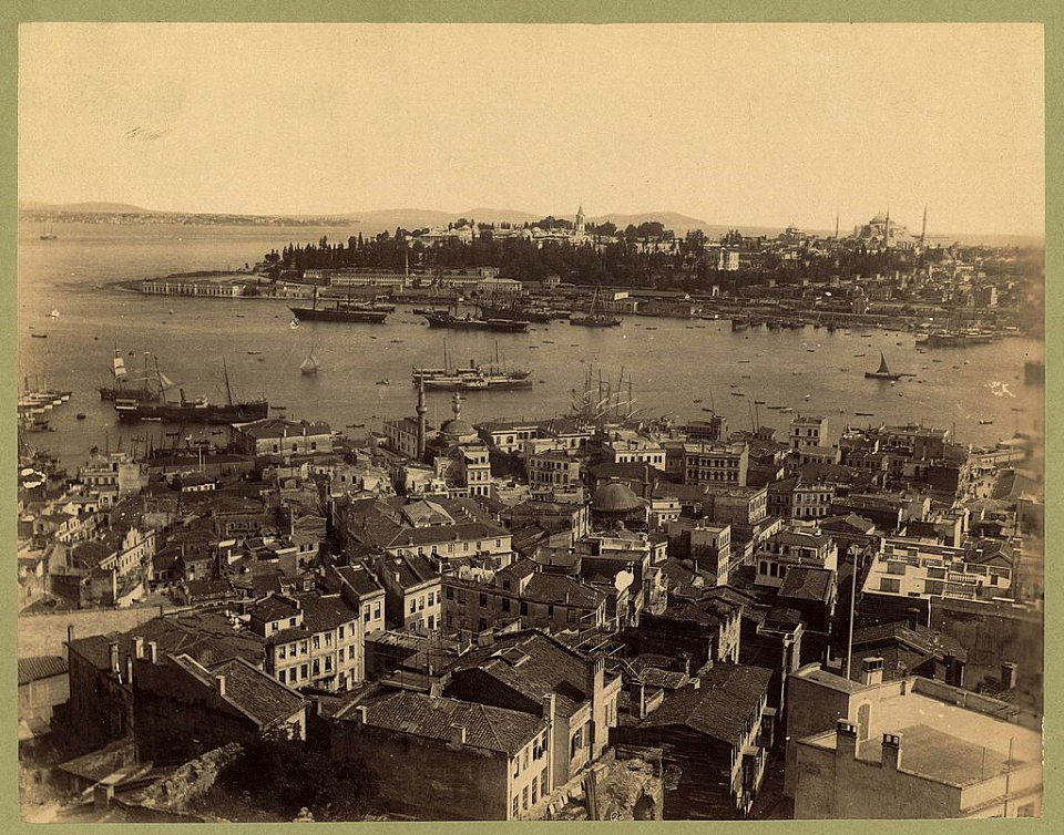 Aerial view of Istanbul from Galata showing the Golden Horn, Topkapı, and Ayasofya LCCN2003690004