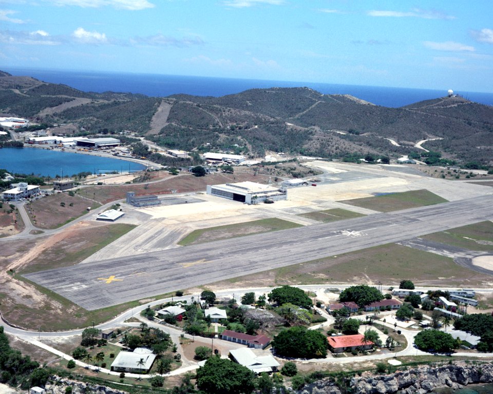 Aerial view of McCalla Field at U.S. Naval Station Guantanamo Bay, Cuba, on 23 April 1986 (6419222)