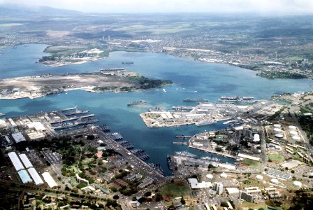 Aerial view of Pearl Harbor on 1 June 1986 (6422248) photo