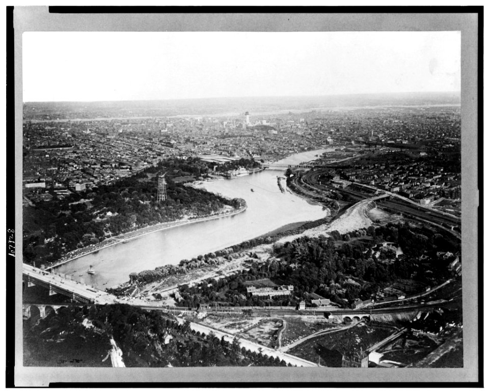 Aerial view of Philadelphia, Pennsylvania LCCN93506894