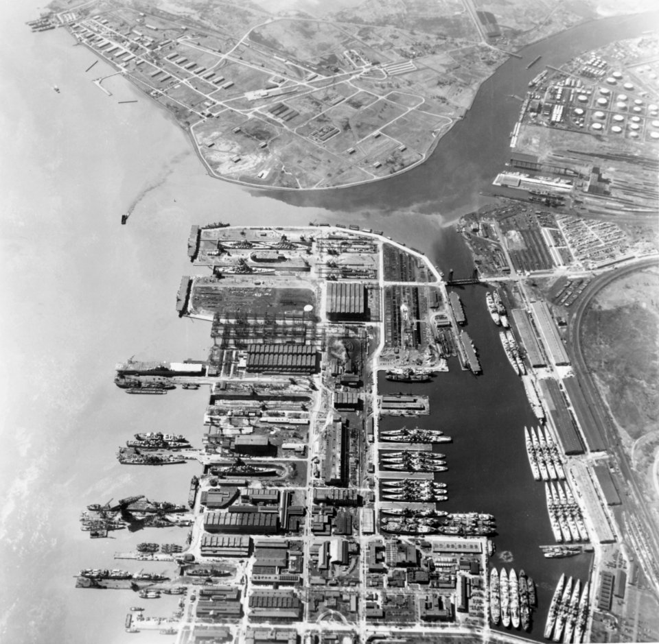 Aerial view of Philadelphia Naval Shipyard in March 1948