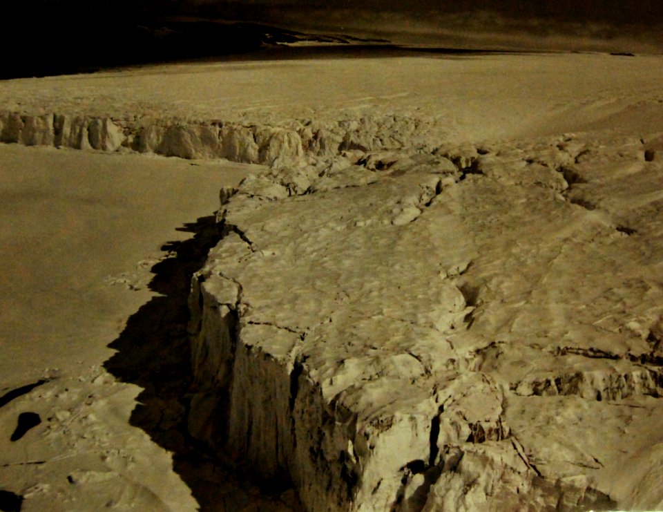 Aerial view of the Pettiwick Glacier, Greenland, 1952 (22059305225)