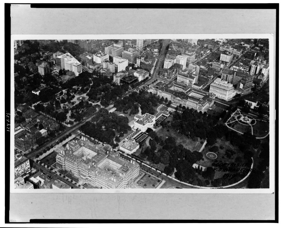 Aerial view of the White House, the Treasury, the Old Executive Office Building and surrounding area, Washington, D.C. LCCN99472496