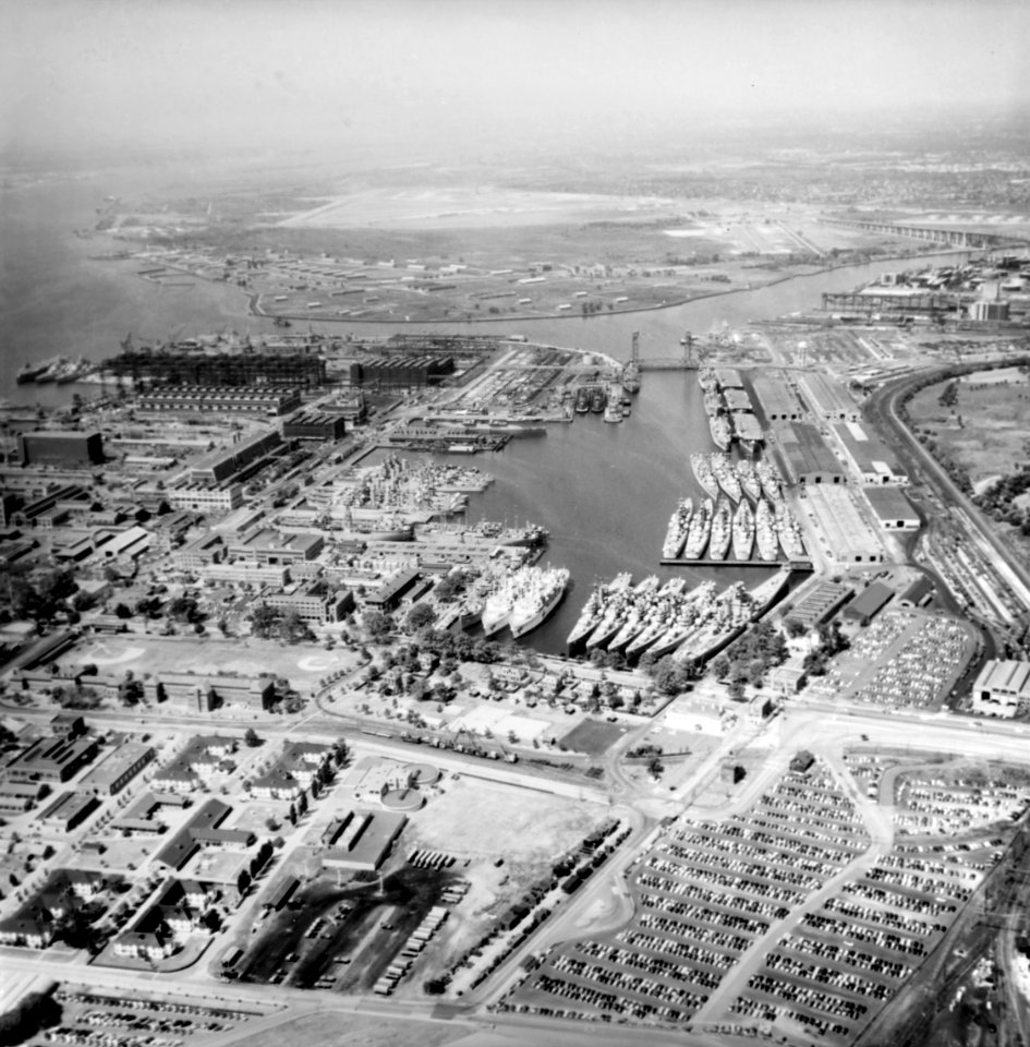 Aerial view of the Philadelphia Naval Shipyard Reserve Basin on 19 May 1955 (80-G-668655)