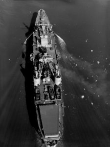 Aerial view of USS Orion (AS-18) underway in February 1961 (7576278)