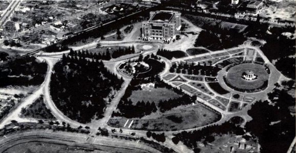 Aerial view of the Tsuruma Park, Nagoya (Japan), in 1950