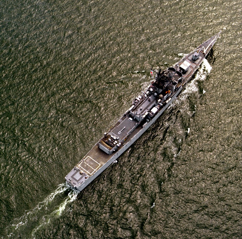 Aerial view of USS Glover (FF-1098) in 1982