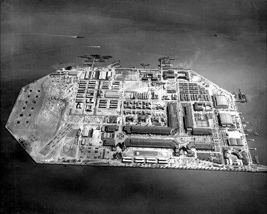 Aerial view of Treasure Island, San Francisco, California (USA), on 30 March 1944 (80-G-227011)