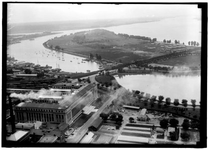 Aerial view, Hains Point and Tidal Basin, with Bureau of Printing and Engraving in foreground, Washington, D.C. LOC hec.10844