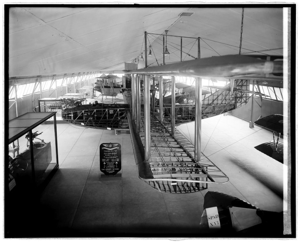 Aeroplane exhibit, museum LCCN2016824019