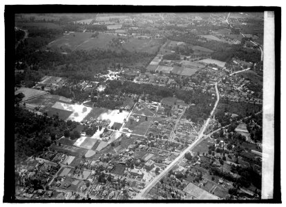 Aeroplane view over Clarendon LCCN2016845158